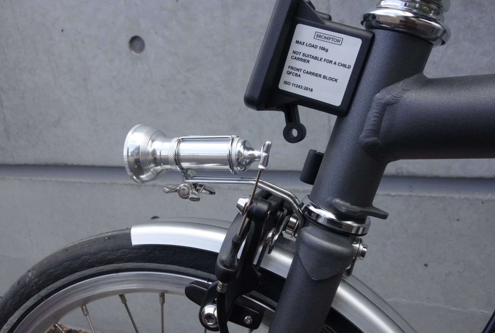 KiLEY(キーレイ)「ビンテージライト」 V2  フロント用　LED　ライト / シルバーの画像