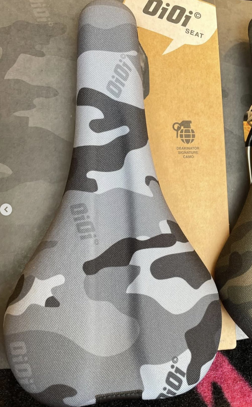 DMR / OIOI SADLLE / Snow Camo / サドルの画像