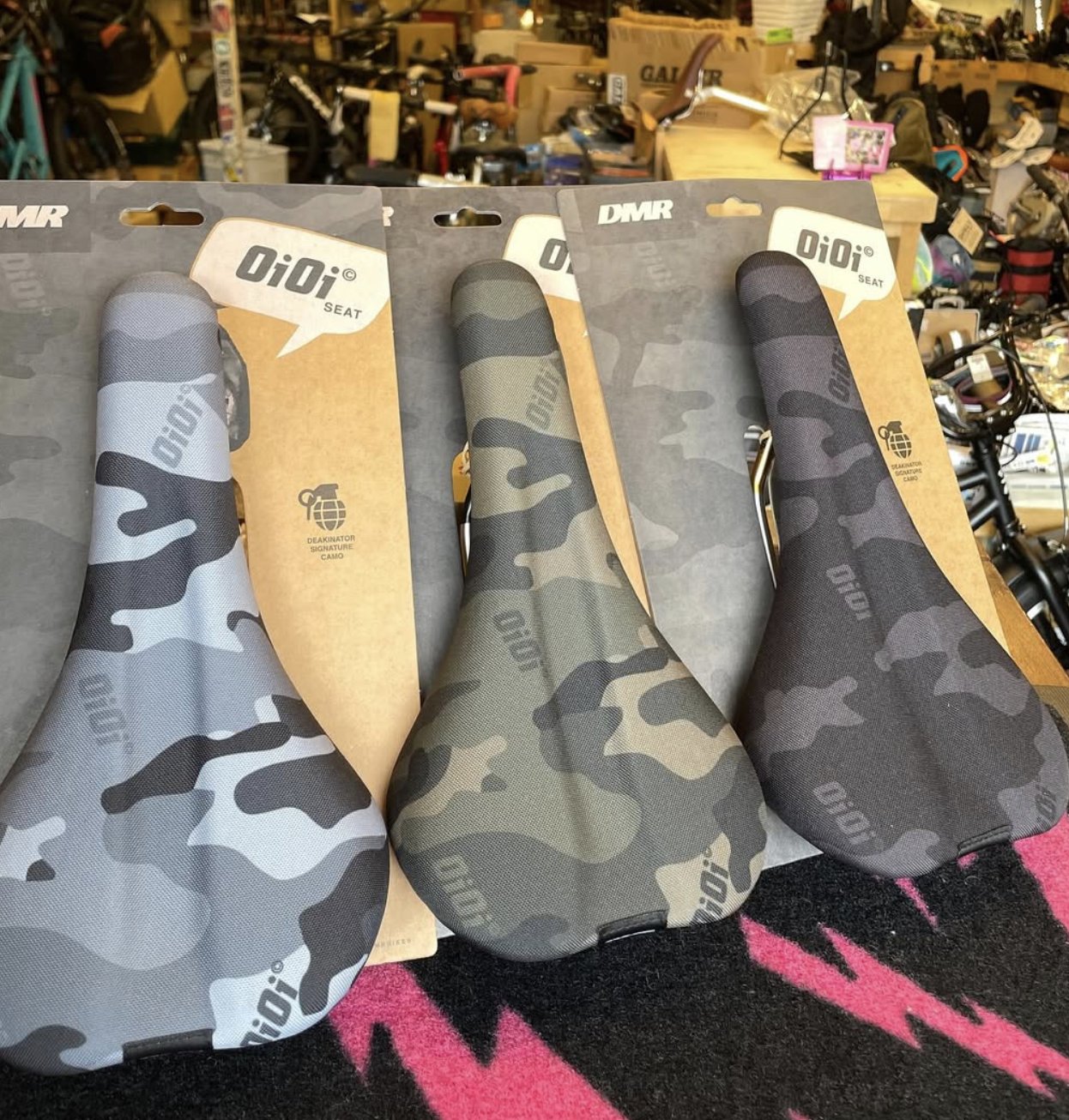 DMR / OIOI SADLLE / Black Camo / サドルの画像