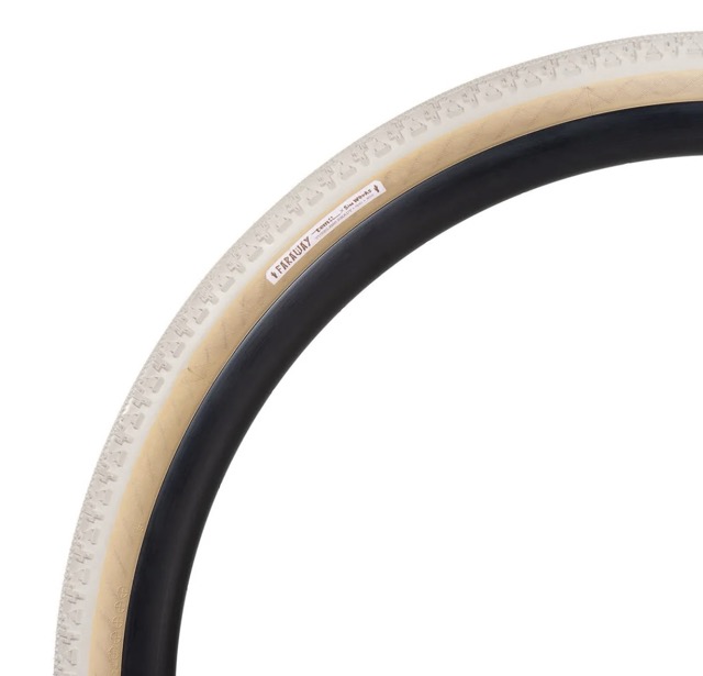 TOMII x SIMWORKS  / Faraway Tire / 700c x 40c / Sand Beige x Tan / タイヤの画像
