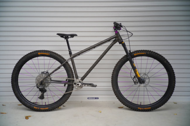 2026年2月頃入荷※ SINGER V2 「Rust Forever」予約受付中