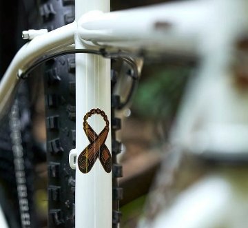  SURLY / Karate Monkey / Snow Mold White / メーカー完成車の画像