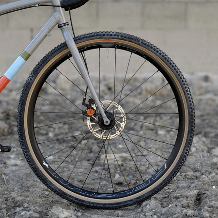 BRUCE GORDON / Rock'n Road / 700 x 43c / SIMWORKS / タイヤe x Tan