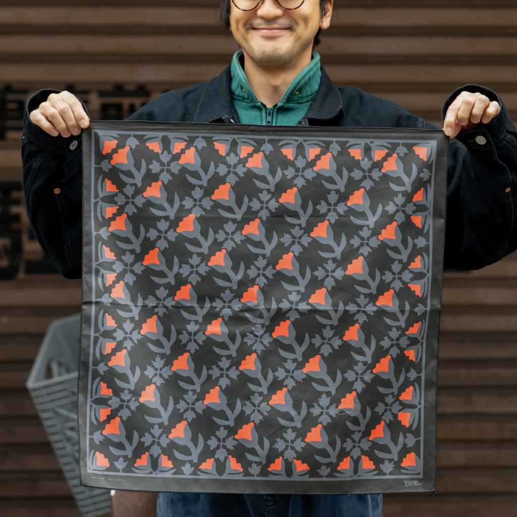 RON'S BIKES / ULTRA ROMANCE / laron's tulips and holly bandana (black lava doom)の画像