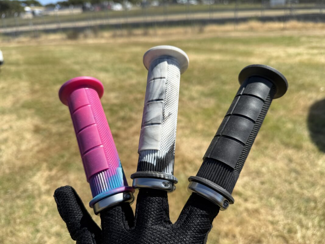 Un Authorized / UA 110 NEVER EVER GRIP / HALFCARAMEL / WHITE/BLACKの画像