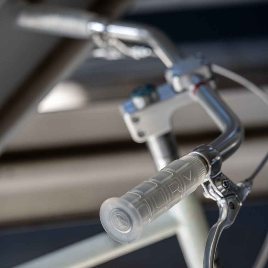 OURY grip /　オーリー グリップ / mountain grip (clear/BL special color)の画像