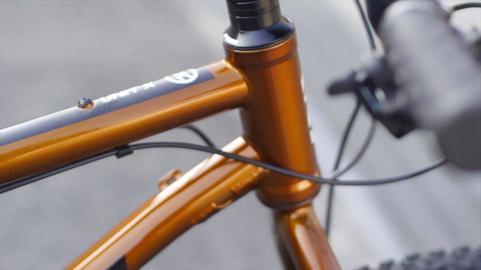 ※在庫あり※　KONA「コナ」 / UNIT X　Gloss Metallic Gold / MDサイズ　完成車の画像