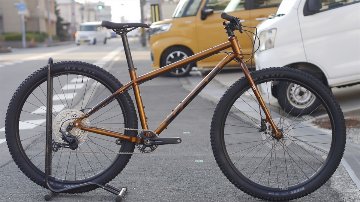 ※在庫あり※　KONA「コナ」 / UNIT X　Gloss Metallic Gold / MDサイズ　完成車の画像