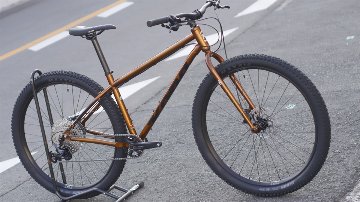 ※在庫あり※　KONA「コナ」 / UNIT X　Gloss Metallic Gold / MDサイズ　完成車の画像