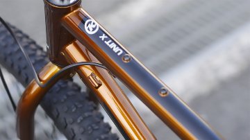 ※在庫あり※　KONA「コナ」 / UNIT X　Gloss Metallic Gold / MDサイズ　完成車の画像