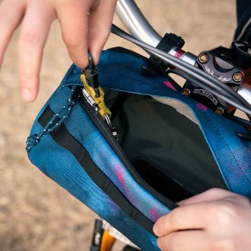 SWIFT INDUSTRIES / bandito bicycle bag /（si600x/luminary）の画像
