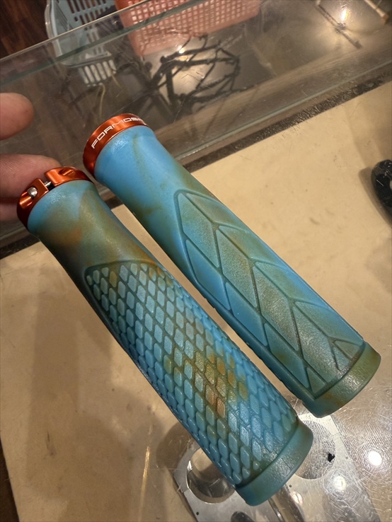 FORMOSA Grip / SuperSport  / ユノディエール（水色とオレンジ）の画像
