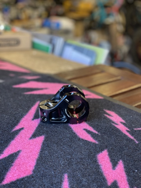 DMR / DEFY + STEM / ブラック / 35mm x 35mm / ステムの画像