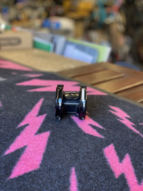 DMR / DEFY + STEM / ブラック / 35mm x 35mm / ステムの画像