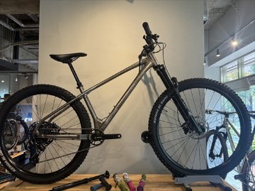 Un Authorized / 16apm / シルバー / アルミフレーム ハードテールMTBの画像