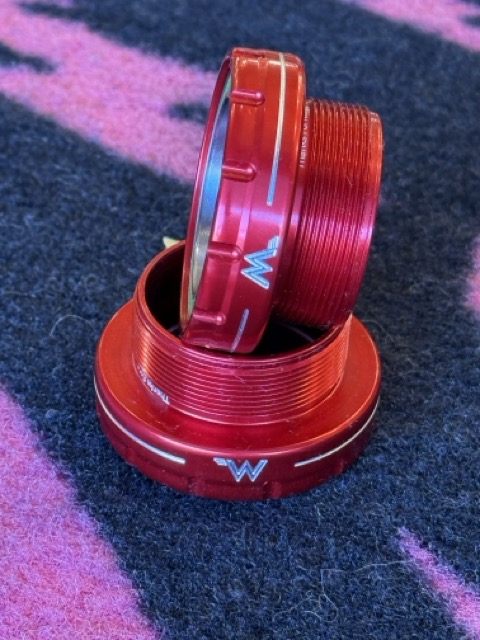 WHITE INDUSTRIES / External BSA Bottom Brackets 30mm / Black / ホワイインダストリーズの画像