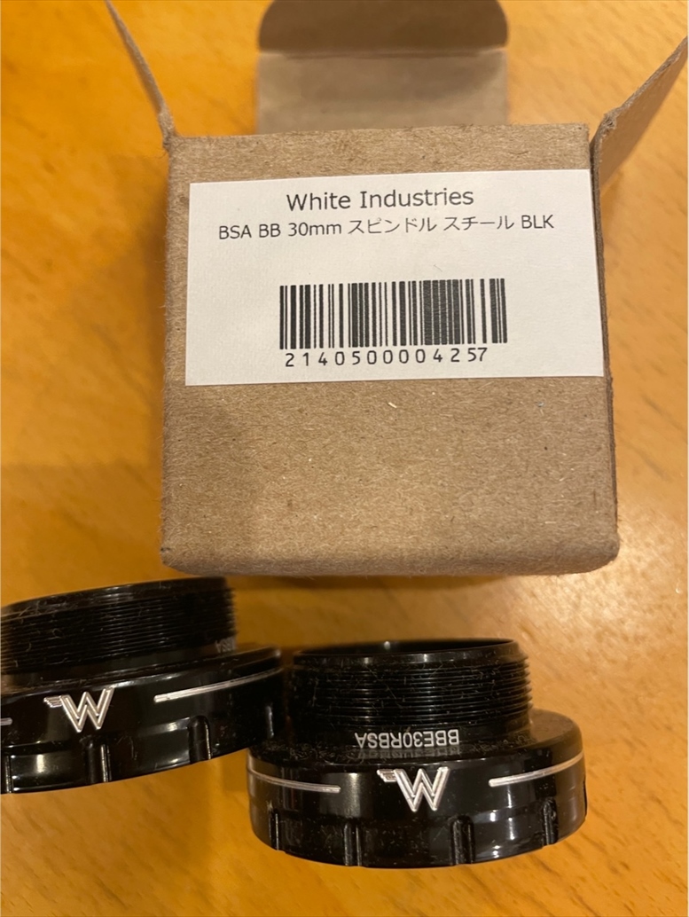 WHITE INDUSTRIES / External BSA Bottom Brackets 30mm / Black / ホワイインダストリーズの画像