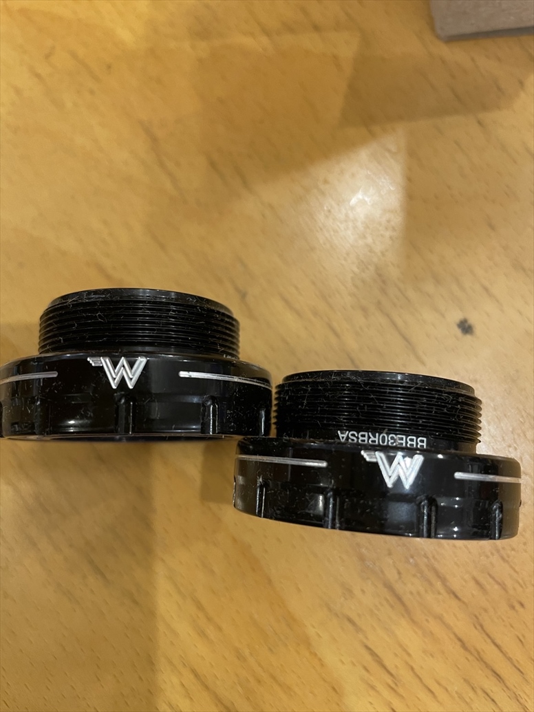 WHITE INDUSTRIES / External BSA Bottom Brackets 30mm / Black / ホワイインダストリーズの画像