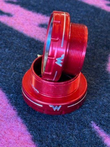 WHITE INDUSTRIES / External BSA Bottom Brackets 30mm / Black / ホワイインダストリーズの画像