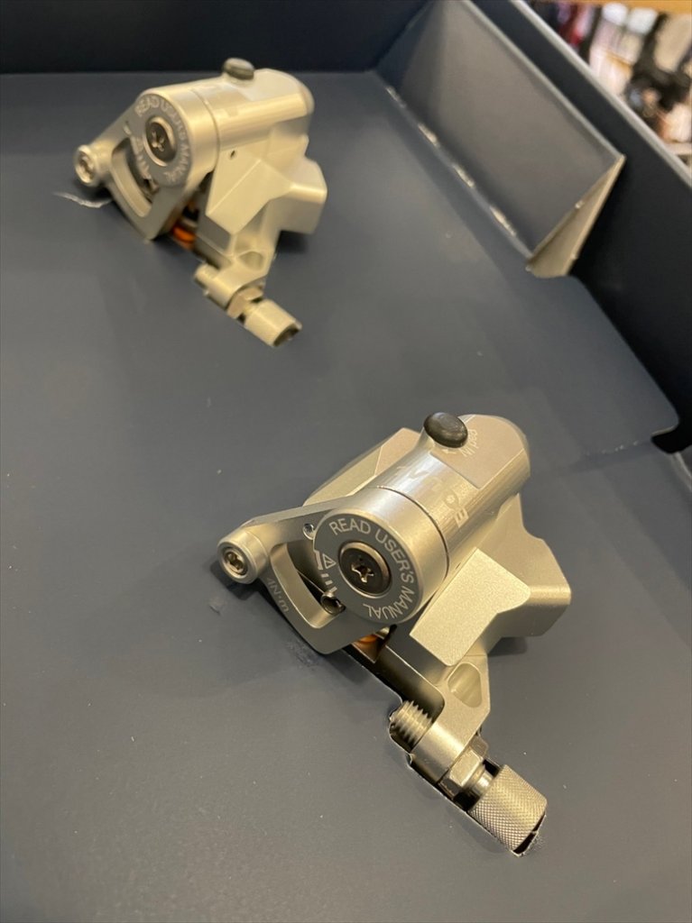 growtac　「EQUAL」機械式ディスクブレーキキャリパー前後セット　シルバー　ブレーキの画像