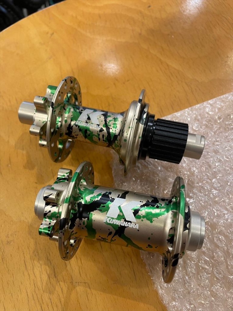 Diavolo Limited Color Hub 前後セットの画像