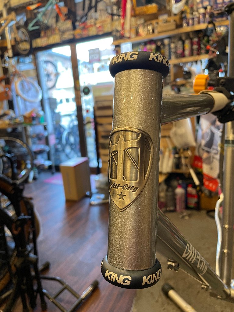 ヘッドセット圧入　作業の画像