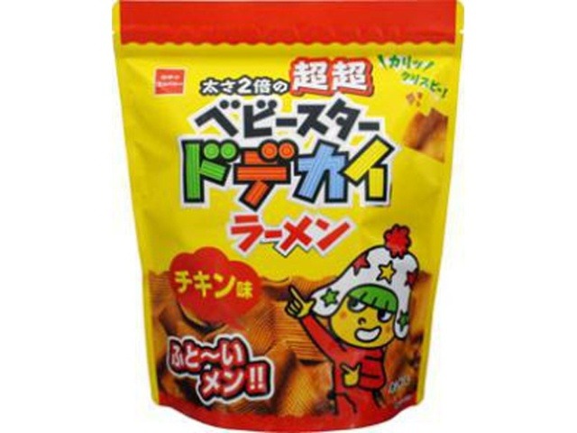 おやつカンパニー 超超ドデカイラーメンチキン味 １３５ｇ×12入り 【全国送料無料】(一部地域別途)の画像