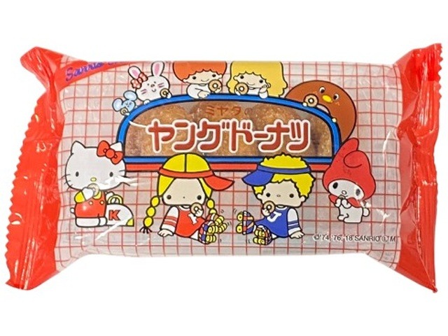 宮田 サンリオ ヤングドーナツ４個×１０袋×1入り 【全国送料無料】(一部地域別途)の画像