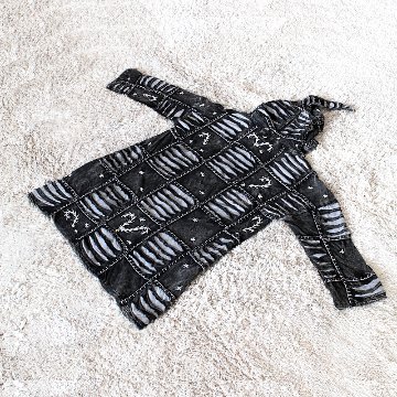 ダメージ加工＊星＆蔦モチーフ刺繍＊ドロップショルダー＊とんがりフードジャケット＊ユニセックス＊の画像