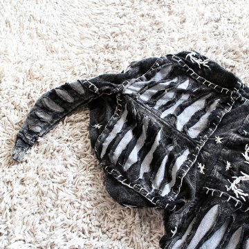 ダメージ加工＊星＆蔦モチーフ刺繍＊ドロップショルダー＊とんがりフードジャケット＊ユニセックス＊の画像