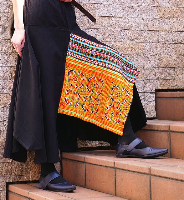 刺繍 モン族 ロングスカート - ロングスカート