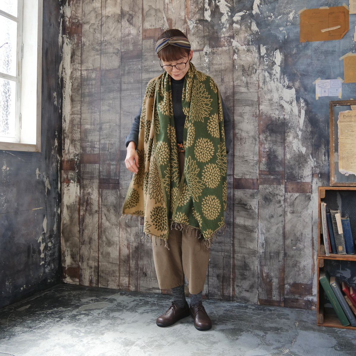 再販＊羽織るだけでお洒落度ＵＰ＊3Way＊リバーシブル＊起毛ダリア柄大判ストール＊の画像