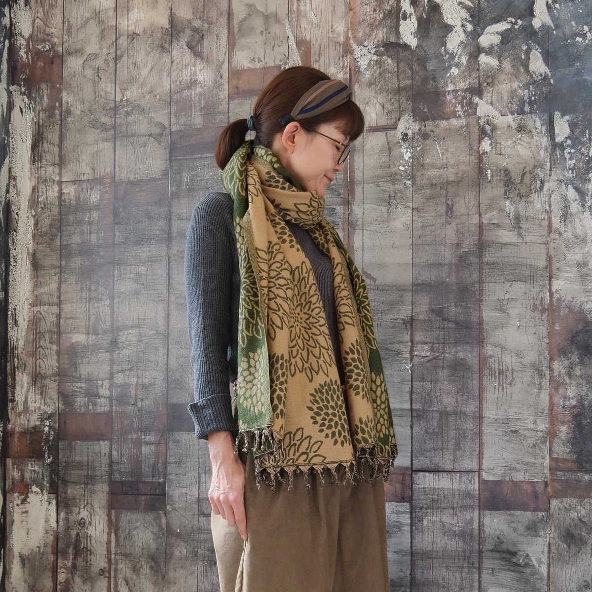 再販＊羽織るだけでお洒落度ＵＰ＊3Way＊リバーシブル＊起毛ダリア柄大判ストール＊の画像