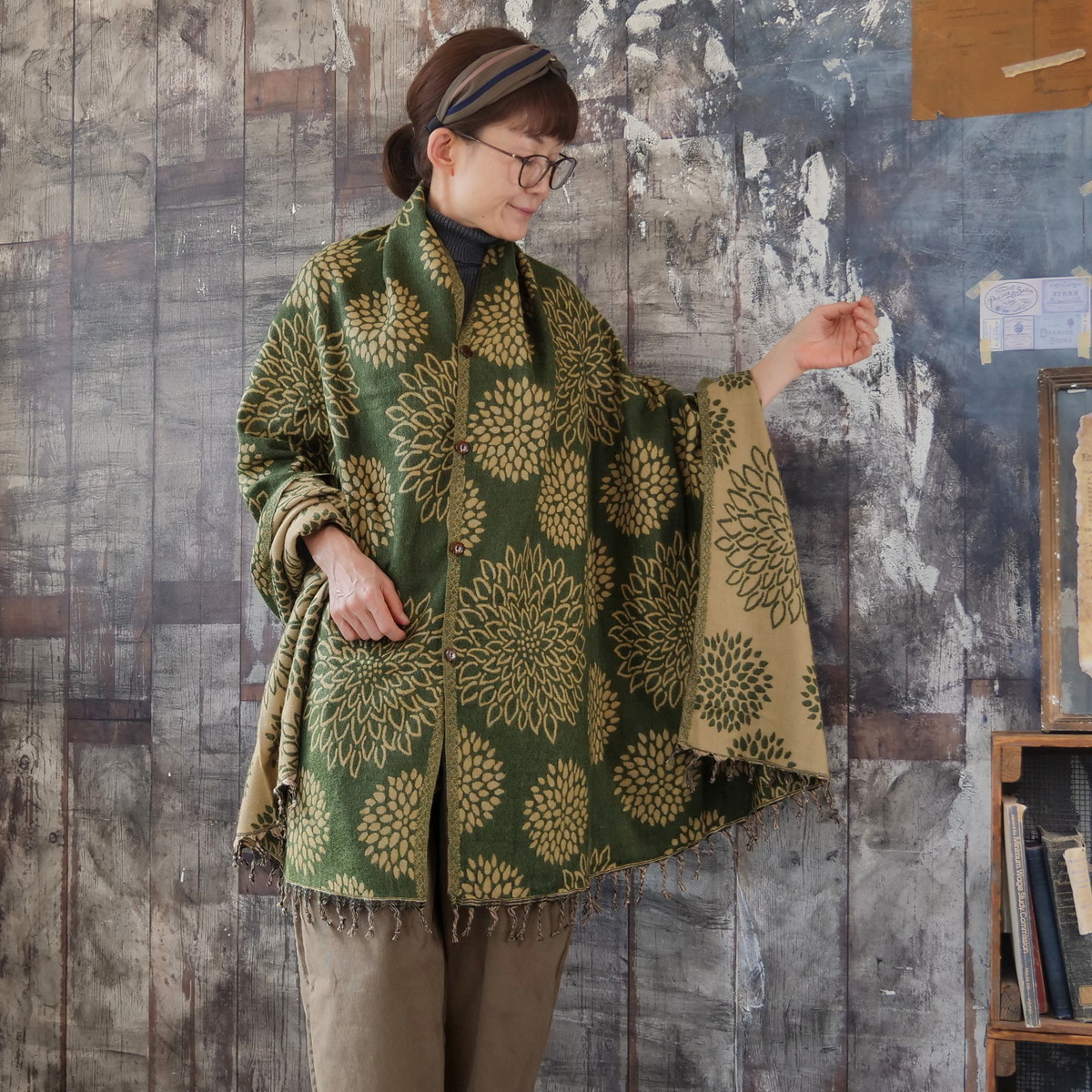 再販＊羽織るだけでお洒落度ＵＰ＊3Way＊リバーシブル＊起毛ダリア柄大判ストール＊の画像