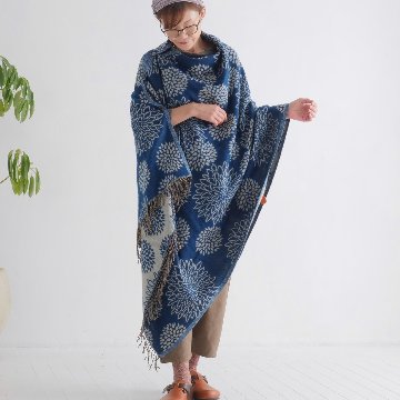 再販＊羽織るだけでお洒落度ＵＰ＊3Way＊リバーシブル＊起毛ダリア柄大判ストール＊の画像