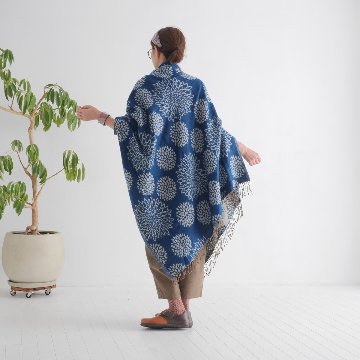 再販＊羽織るだけでお洒落度ＵＰ＊3Way＊リバーシブル＊起毛ダリア柄大判ストール＊の画像