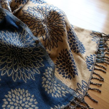 再販＊羽織るだけでお洒落度ＵＰ＊3Way＊リバーシブル＊起毛ダリア柄大判ストール＊の画像