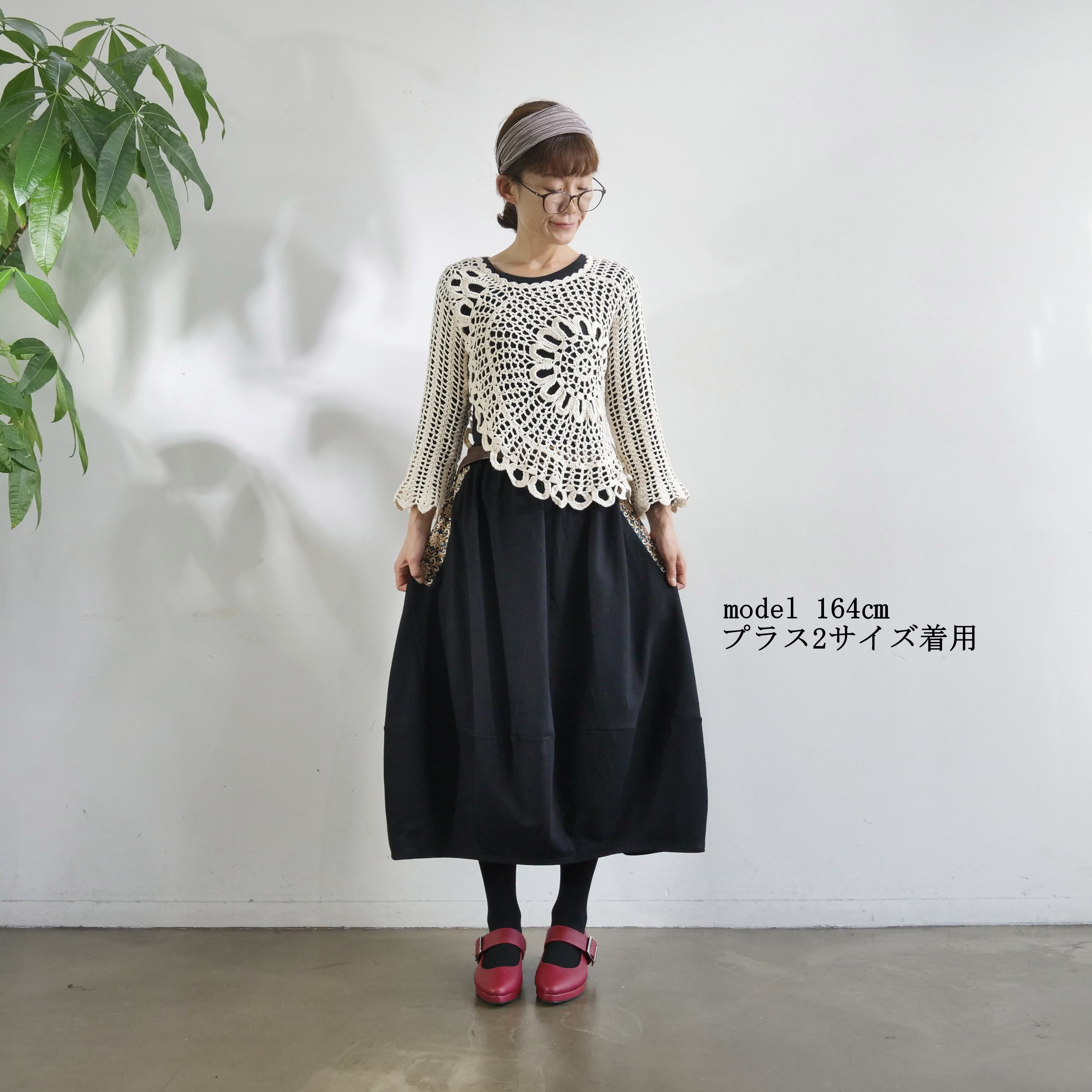 サイズ４展開＊ざっくりとした編み感＊かぎ針＊花模様編み＊フレア袖＊コットン素材＊トップス＊手編み＊dandelion＊ネパール＊d-tp505Rの画像