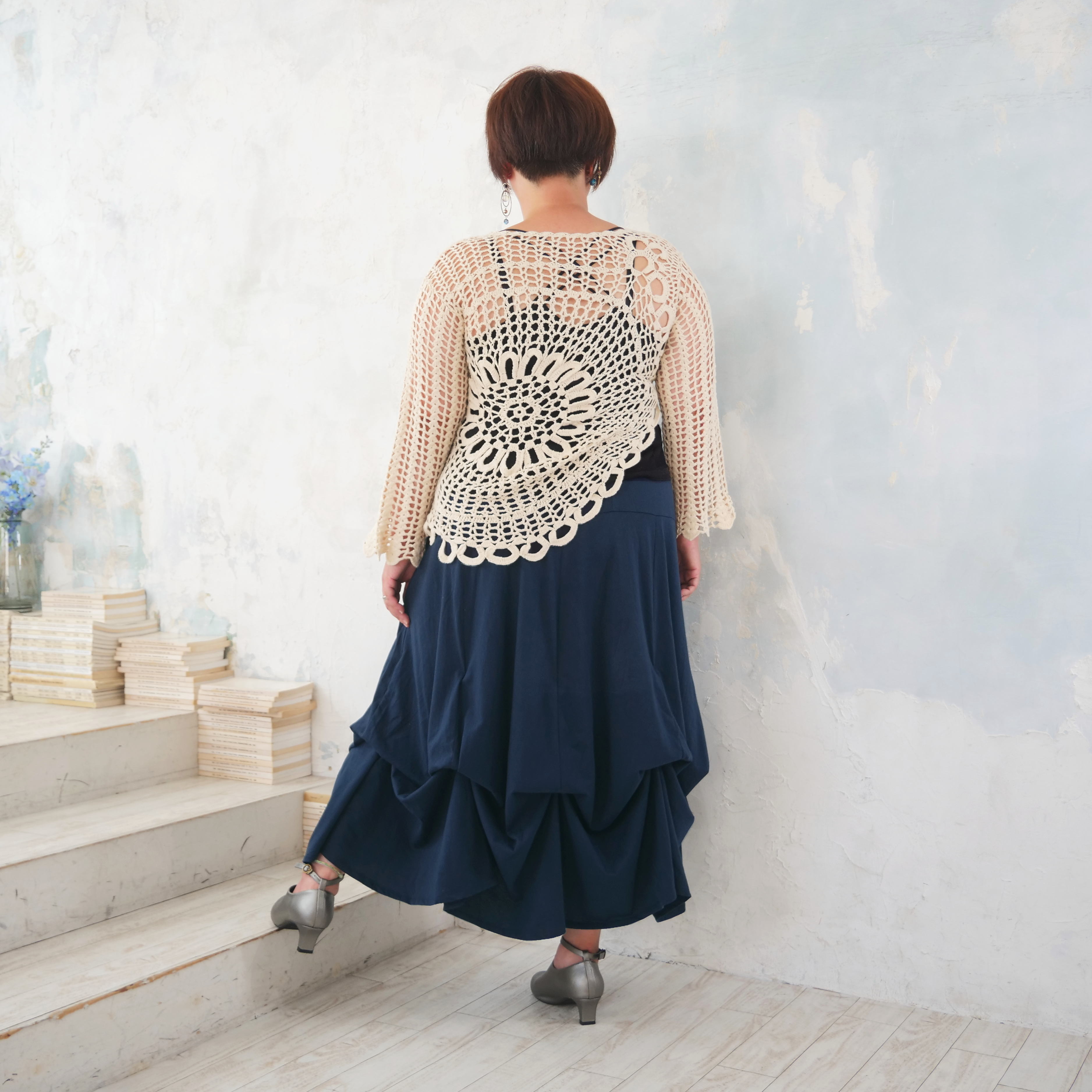 サイズ４展開＊ざっくりとした編み感＊かぎ針＊花模様編み＊フレア袖＊コットン素材＊トップス＊手編み＊dandelion＊ネパール＊d-tp505Rの画像