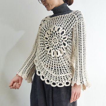 サイズ４展開＊ざっくりとした編み感＊かぎ針＊花模様編み＊フレア袖＊コットン素材＊トップス＊手編み＊dandelion＊ネパール＊d-tp505Rの画像