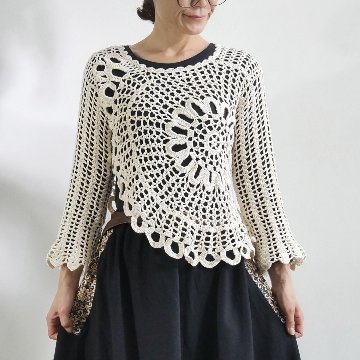 サイズ４展開＊ざっくりとした編み感＊かぎ針＊花模様編み＊フレア袖＊コットン素材＊トップス＊手編み＊dandelion＊ネパール＊d-tp505Rの画像