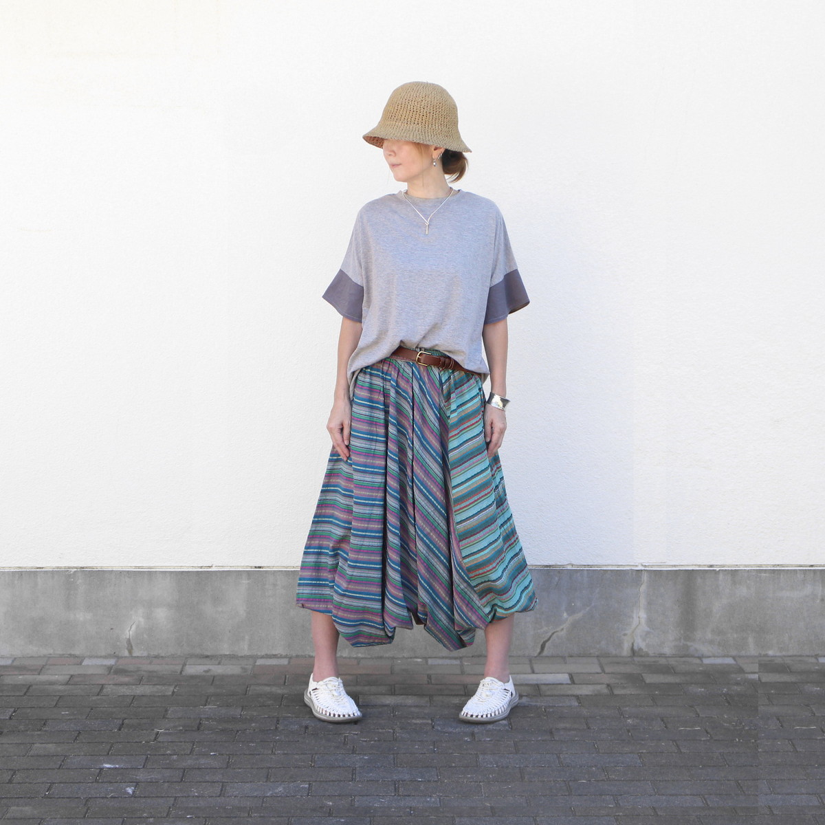 裾の丸みが可愛い＊個性派シルエット＊動きにニュアンスを添える＊ストライプサルエルパンツ＊d-pn001の画像