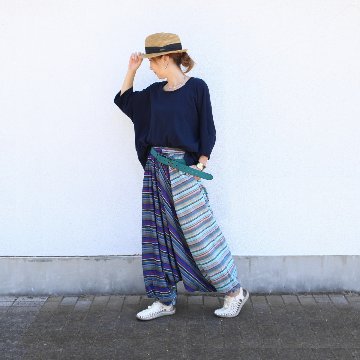 裾の丸みが可愛い＊個性派シルエット＊動きにニュアンスを添える＊ストライプサルエルパンツ＊d-pn001の画像
