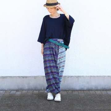 裾の丸みが可愛い＊個性派シルエット＊動きにニュアンスを添える＊ストライプサルエルパンツ＊d-pn001の画像