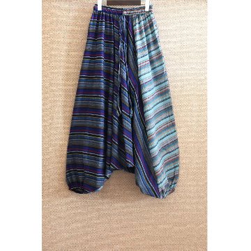 裾の丸みが可愛い＊個性派シルエット＊動きにニュアンスを添える＊ストライプサルエルパンツ＊d-pn001の画像