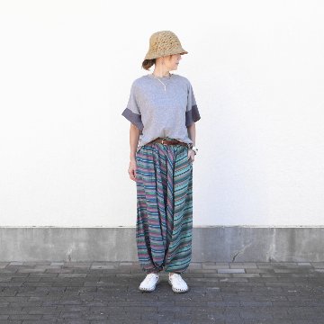 裾の丸みが可愛い＊個性派シルエット＊動きにニュアンスを添える＊ストライプサルエルパンツ＊d-pn001の画像