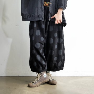 丸っこいシルエット＊大人のためのナチュラルなドット柄＊バルーンワイドパンツ＊d-pn506の画像