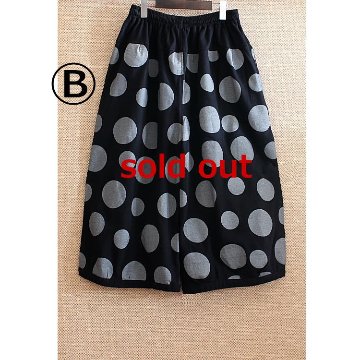 丸っこいシルエット＊大人のためのナチュラルなドット柄＊バルーンワイドパンツ＊d-pn506の画像