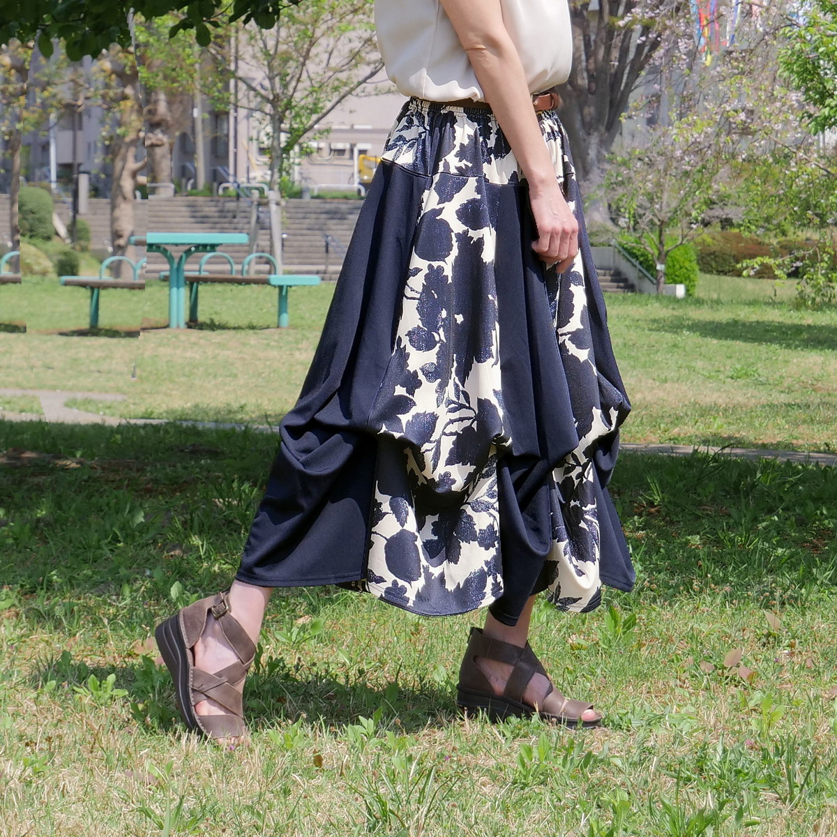  【自由にアレンジスカート】フラワー～flower～どんなコーデも自由自在にデザインができる＊変形＊バルーン＊立体ロングスカート＊d-sk2001の画像