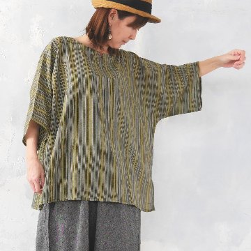 ストライプ＊Vカットネックライン＊ゆったりとしたリラックス感あるシルエット＊七分袖＊ブラウス＊シャツ＊トップス＊d-tp531の画像